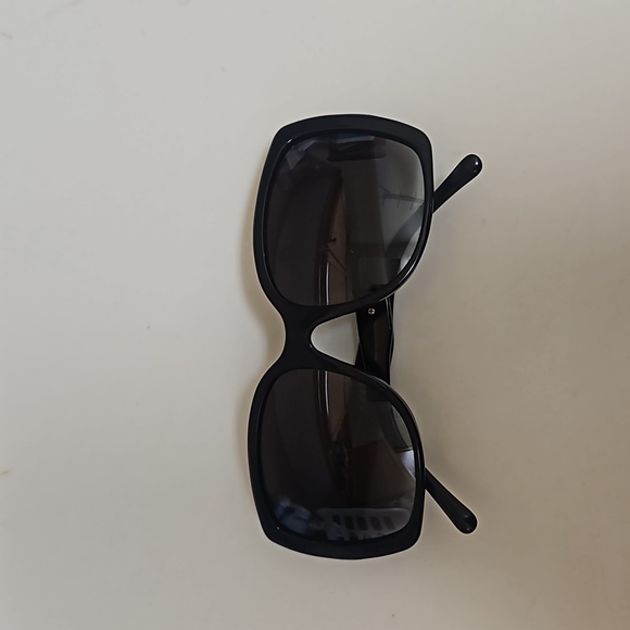 Burberry Nova Check Sunglasses - Picture 16 of 16